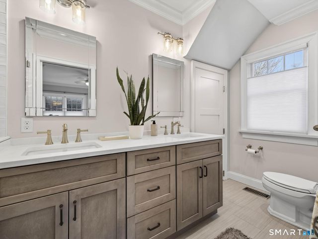 382 Maple Avenue, Old Saybrook, CT 06475