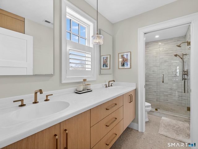 382 Maple Avenue, Old Saybrook, CT 06475