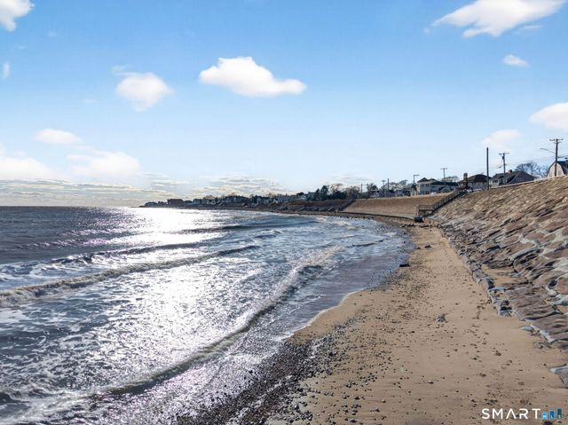 382 Maple Avenue, Old Saybrook, CT 06475