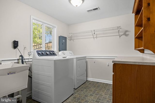 334 CLEVELAND AVE, West Berlin, NJ 08091