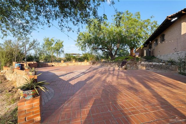 44 N San Julian Road, Roma, TX 78584