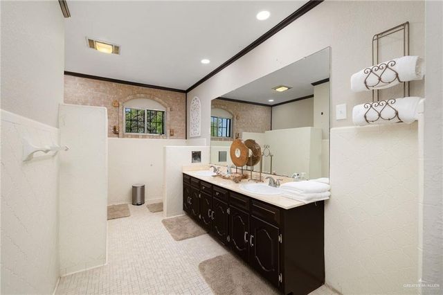 44 N San Julian Road, Roma, TX 78584