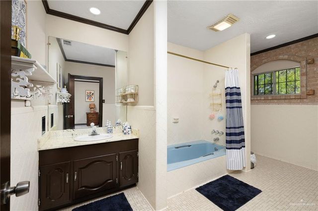 44 N San Julian Road, Roma, TX 78584