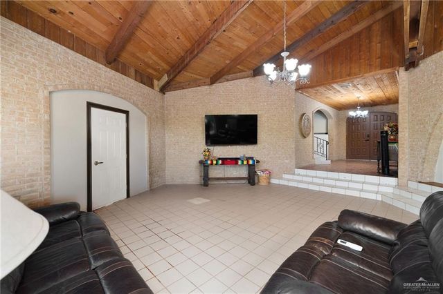44 N San Julian Road, Roma, TX 78584