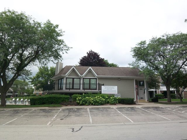 1546 Williamsburg Drive C1, Schaumburg, IL 60193
