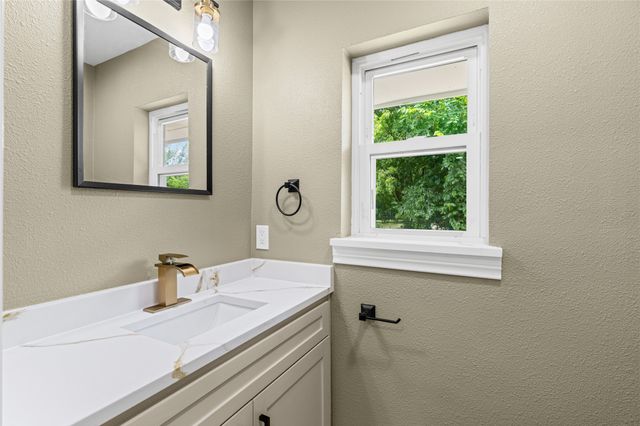 5208 Stonewall Street, Greenville, TX 75402