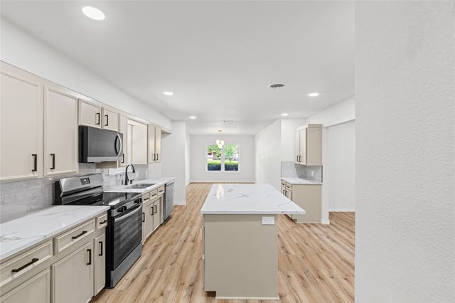 5208 Stonewall Street, Greenville, TX 75402