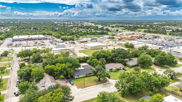 5208 Stonewall Street, Greenville, TX 75402