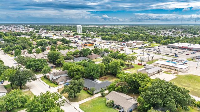 5208 Stonewall Street, Greenville, TX 75402