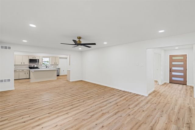 5208 Stonewall Street, Greenville, TX 75402