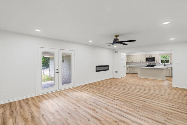 5208 Stonewall Street, Greenville, TX 75402