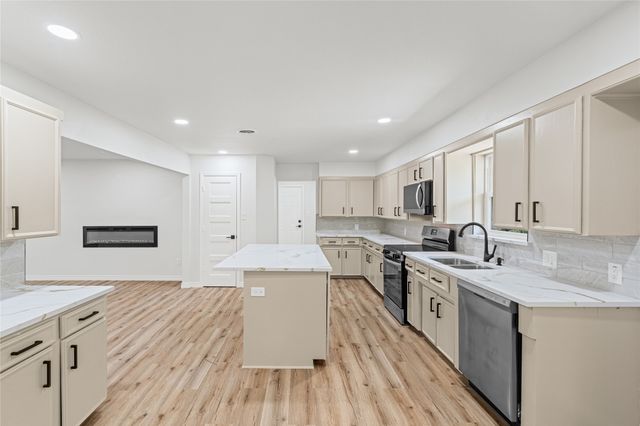 5208 Stonewall Street, Greenville, TX 75402
