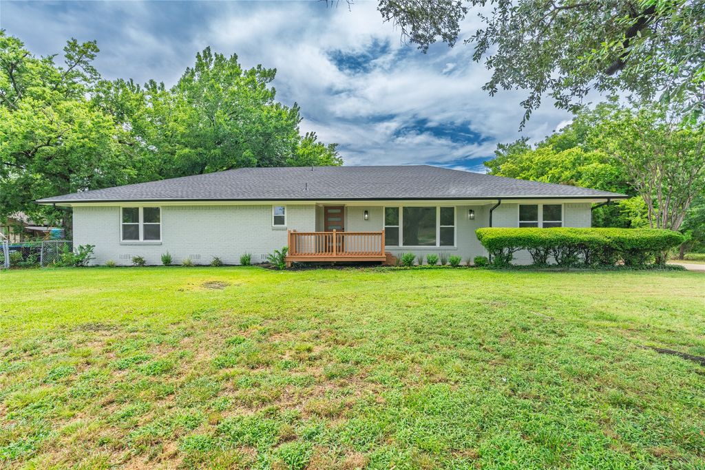 5208 Stonewall Street, Greenville, TX 75402