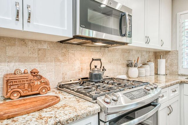 2543 15th Avenue, Kingsburg, CA 93631