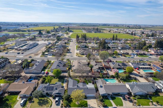 2543 15th Avenue, Kingsburg, CA 93631