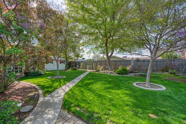 2543 15th Avenue, Kingsburg, CA 93631