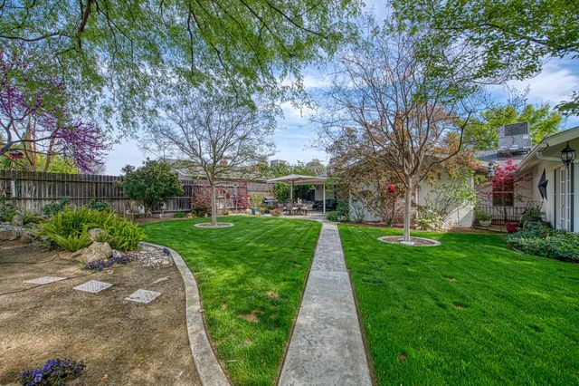 2543 15th Avenue, Kingsburg, CA 93631