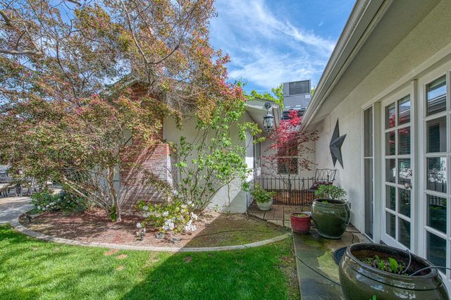 2543 15th Avenue, Kingsburg, CA 93631