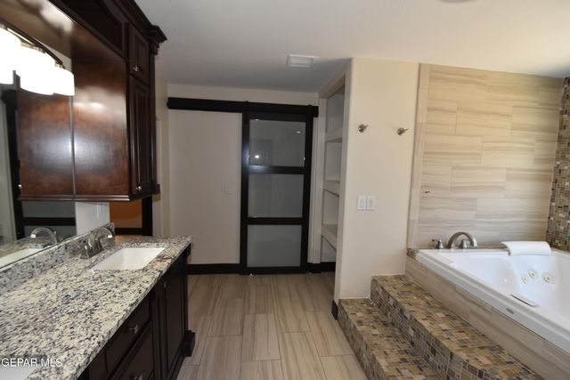 10800 SAIGON Drive, El Paso, TX 79925