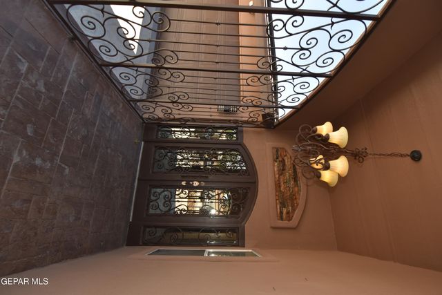 10800 SAIGON Drive, El Paso, TX 79925