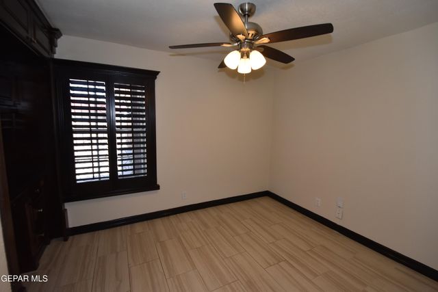 10800 SAIGON Drive, El Paso, TX 79925