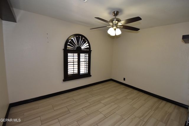 10800 SAIGON Drive, El Paso, TX 79925
