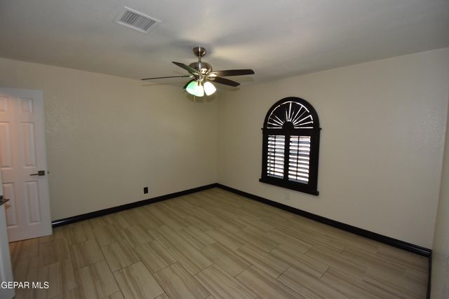 10800 SAIGON Drive, El Paso, TX 79925
