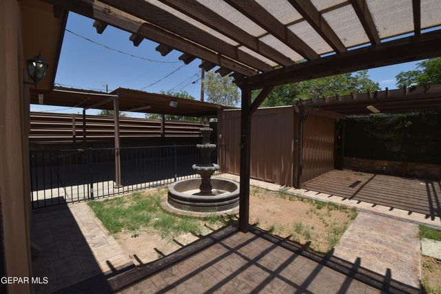 10800 SAIGON Drive, El Paso, TX 79925
