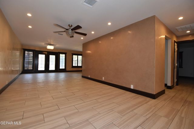 10800 SAIGON Drive, El Paso, TX 79925