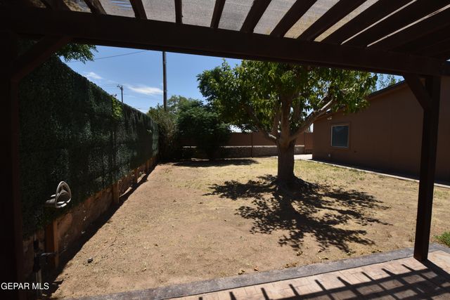 10800 SAIGON Drive, El Paso, TX 79925