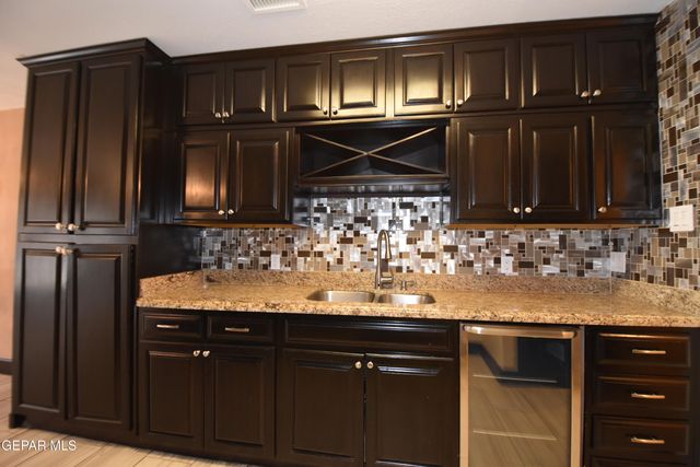 10800 SAIGON Drive, El Paso, TX 79925
