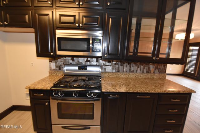 10800 SAIGON Drive, El Paso, TX 79925