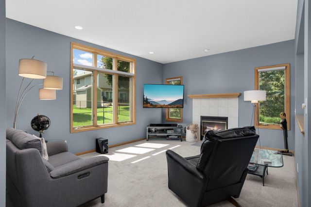 527 Hackmore Drive, Eagan, MN 55123