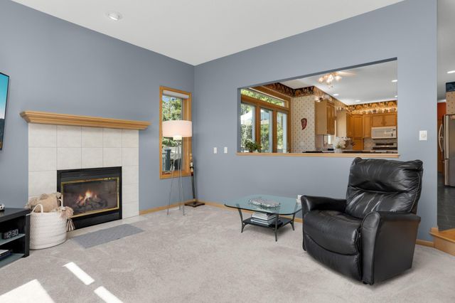 527 Hackmore Drive, Eagan, MN 55123