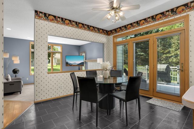 527 Hackmore Drive, Eagan, MN 55123