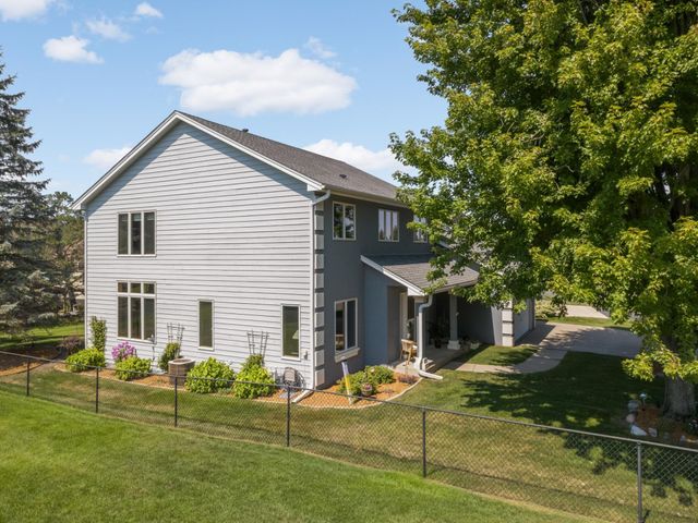 527 Hackmore Drive, Eagan, MN 55123