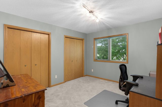 527 Hackmore Drive, Eagan, MN 55123