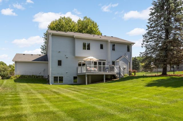 527 Hackmore Drive, Eagan, MN 55123
