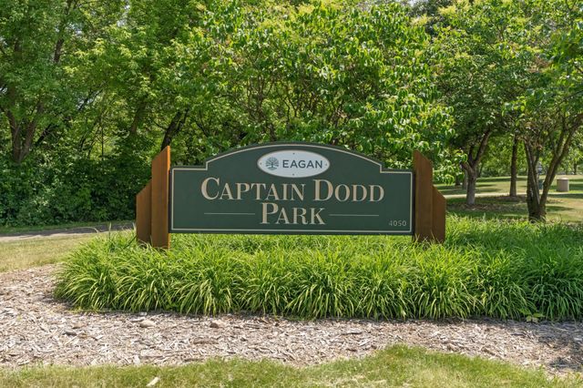 527 Hackmore Drive, Eagan, MN 55123