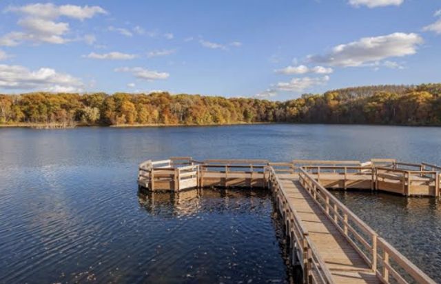 527 Hackmore Drive, Eagan, MN 55123