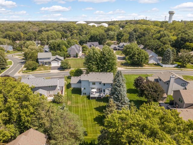 527 Hackmore Drive, Eagan, MN 55123