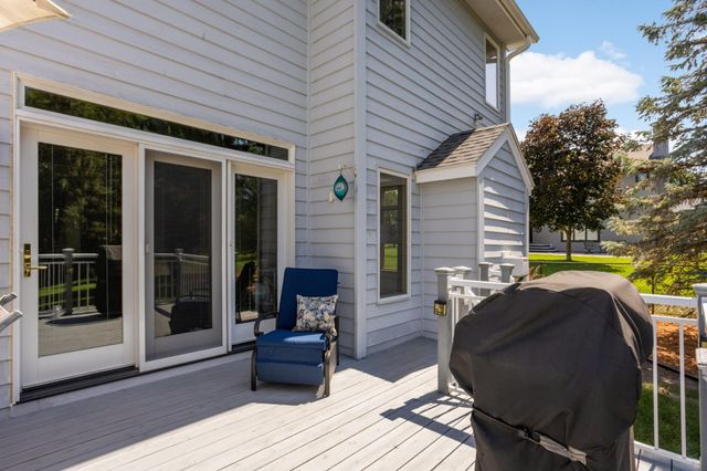 527 Hackmore Drive, Eagan, MN 55123
