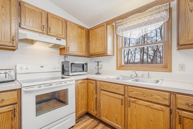 1112 ORIOLE DRIVE, Kaukauna, WI 54130