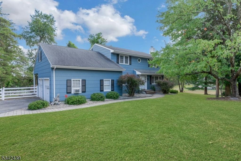 20 Oriole Lane, Branchburg Twp., NJ 08876