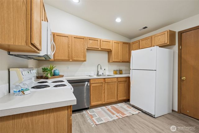 11026 11028 120th Street Ct E, Puyallup, WA 98374