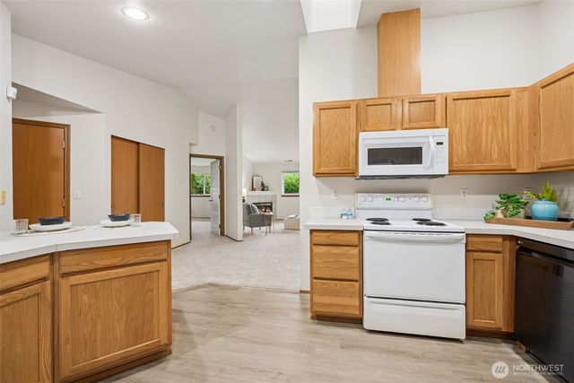 11026 11028 120th Street Ct E, Puyallup, WA 98374