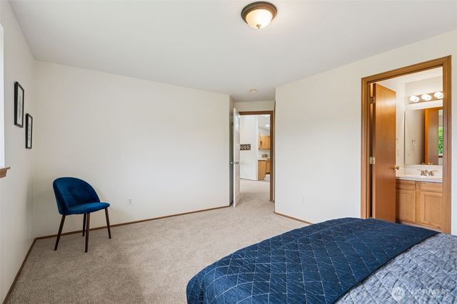 11026 11028 120th Street Ct E, Puyallup, WA 98374