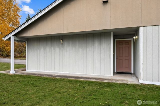 11026 11028 120th Street Ct E, Puyallup, WA 98374