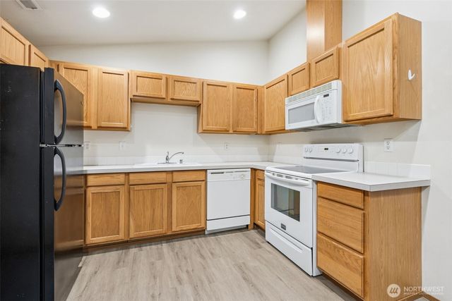 11026 11028 120th Street Ct E, Puyallup, WA 98374