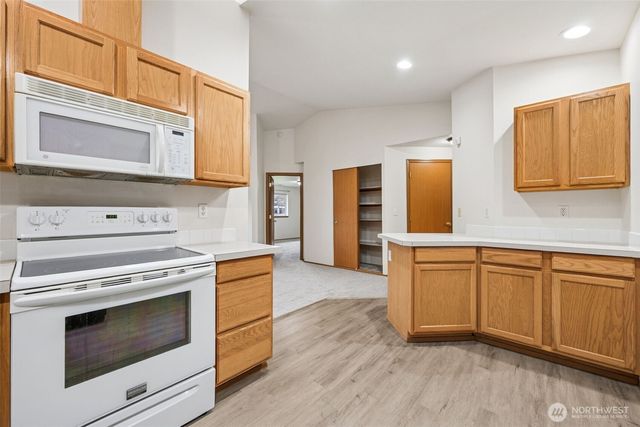 11026 11028 120th Street Ct E, Puyallup, WA 98374